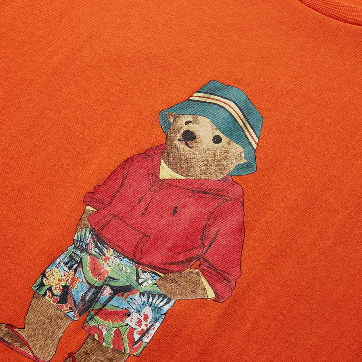 BUCKET HAT BEAR T-SHIRT