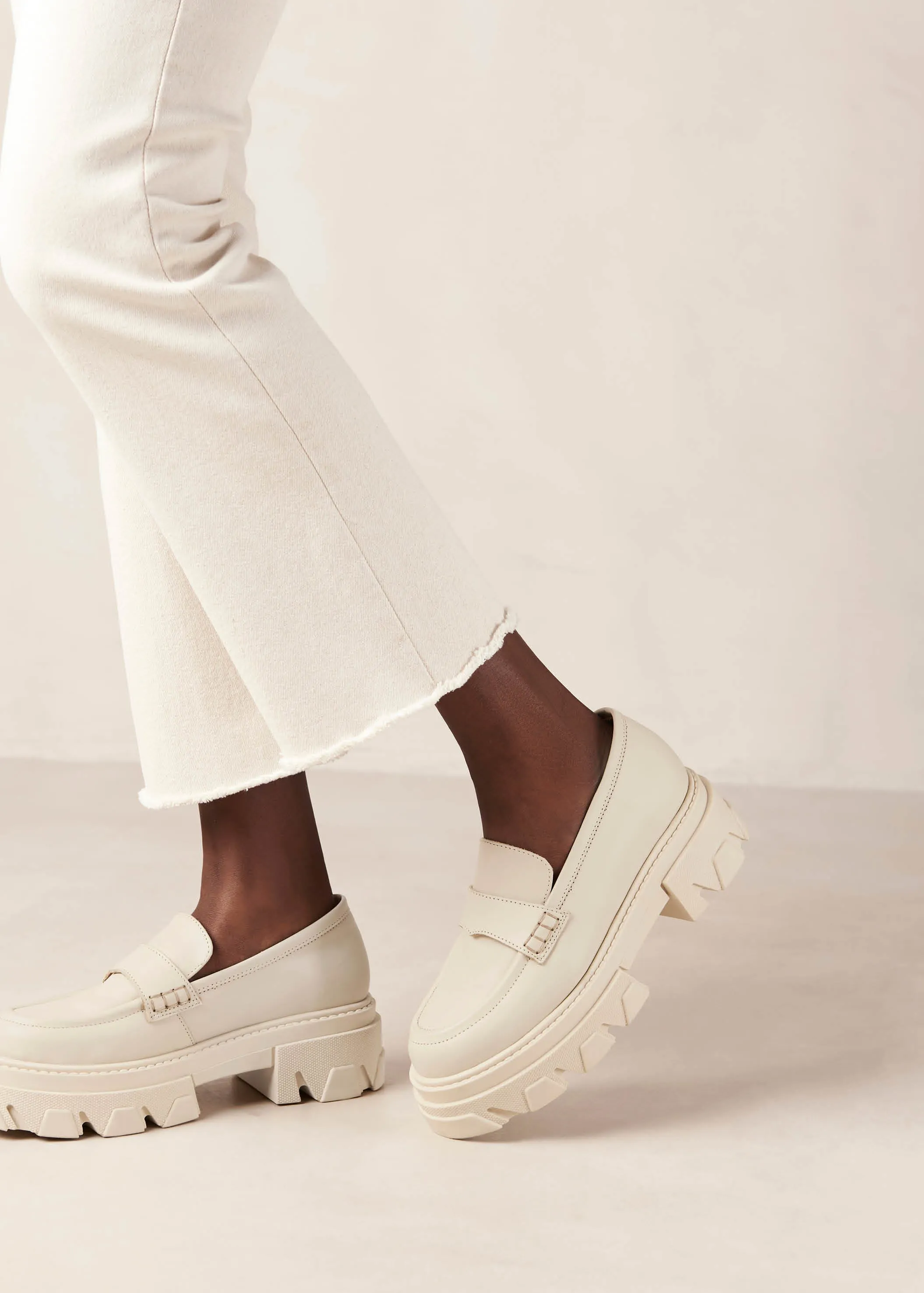 Trailblazer Cream Leather Loafers